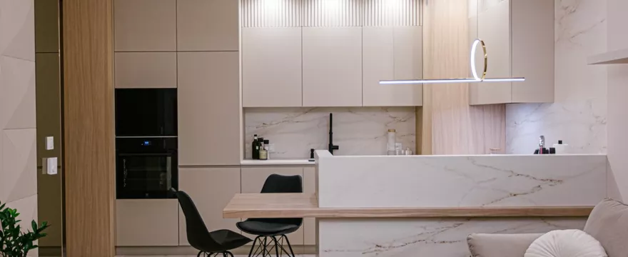 Meble kuchenne na wymiar. Jak stworzyć perfekcyjną zabudowę kuchenną?