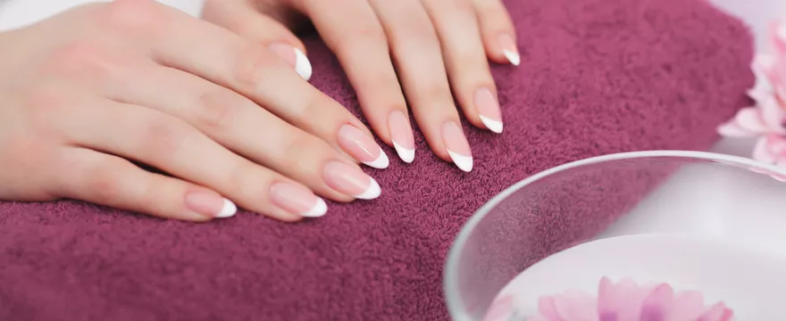 Czym są akrylożele do paznokci i jak się je stosuje?