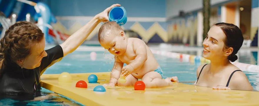 Dziecko na basenie – poradnik dla rodzica